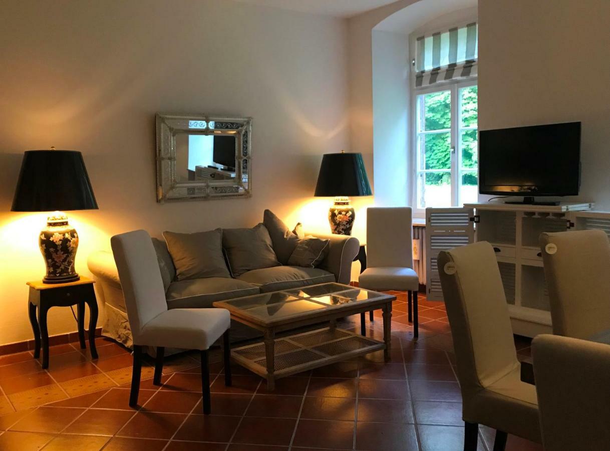 Elegantes Gaesteapartment Verano In Schloss Und Hofgut Langenzell Wiesenbach 外观 照片